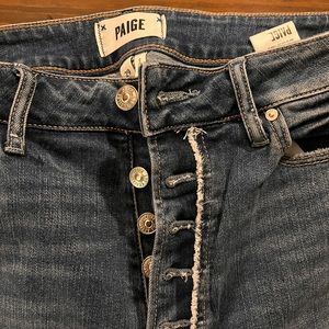 Paige high wasted, raw hem, exposed buttons, size 29